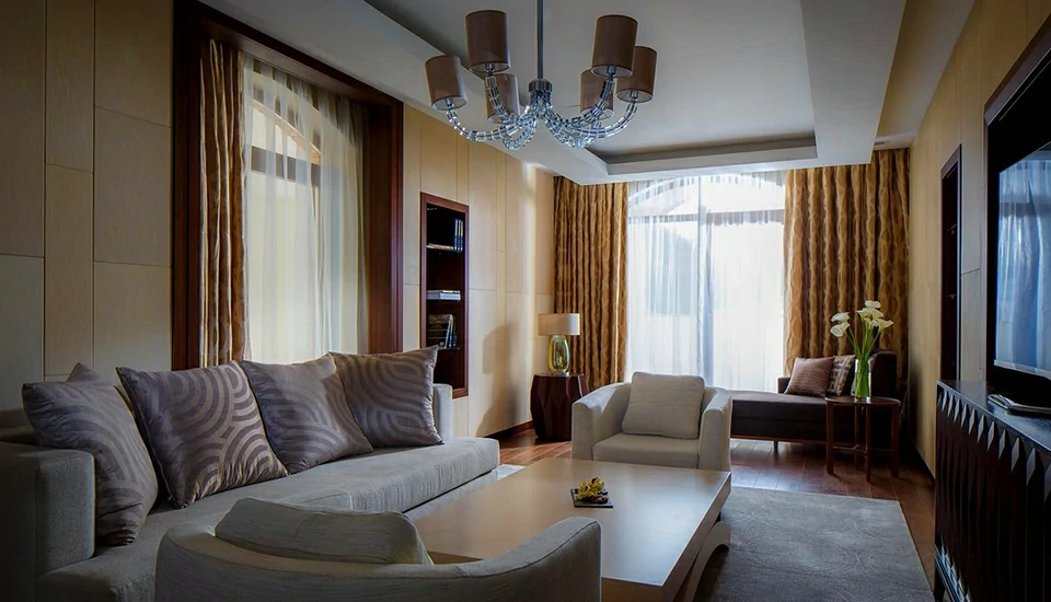 کورت یارد بای مرریوت سوچی کراسنایا پولینا